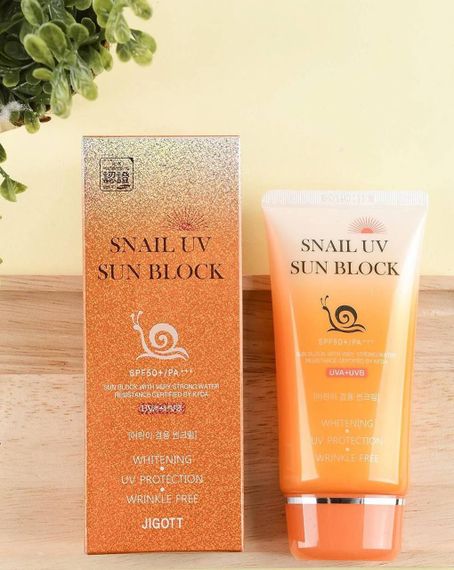 Солнцезащитный крем с улиточным муцином Jigott Snail Uv Sun Block Cream SPF50+/PA+++,70 ml