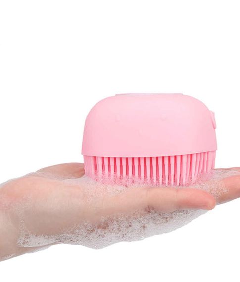Силиконовая массажная щетка с дозатором для мыла