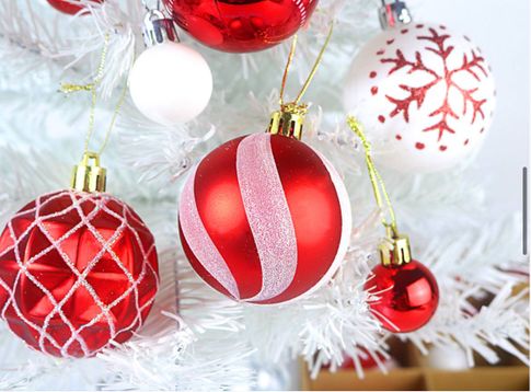 Набор из 42 елочных игрушек