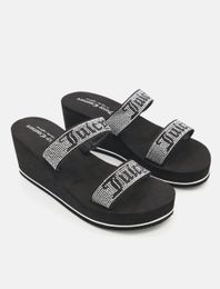 Купить Шлепанцы Juicy Couture