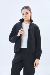 Женская ветровка короткая длина xarid qilish