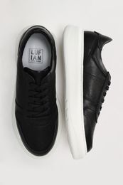 Кроссовки xarid qilish