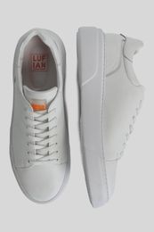 Кроссовки xarid qilish