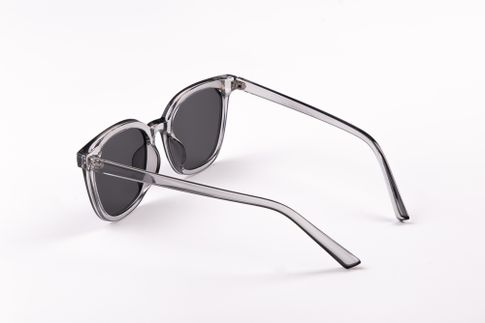 Женские солнцезащитные очки