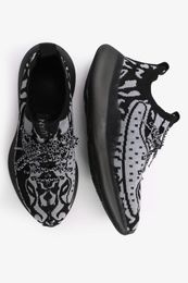 Кроссовки xarid qilish