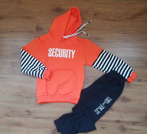 Спортивный костюм на девочку