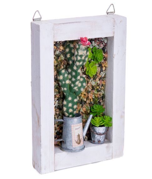 Декоративная композиция в деревяной рамке