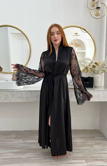 Шелковый халат с рукавами из французского кружева