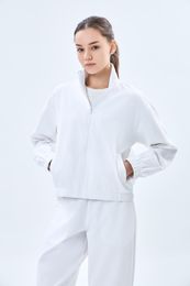 Женская ветровка короткая длина xarid qilish