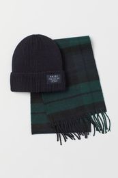 Купить Комплект шапка с шарфом H&M