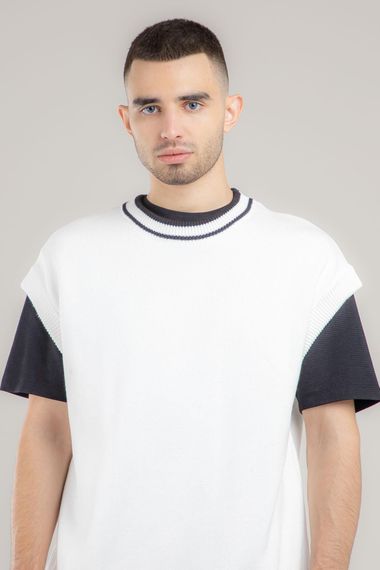 Свитер безрукавка