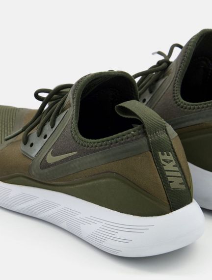 Кроссовки Nike