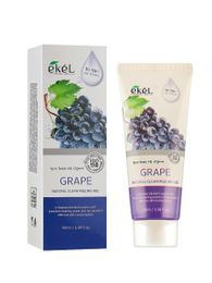 Купить Пилинг-гель натуральный с экстрактом чёрного винограда Grape Natural Clean Peeling Gel Ekel, 100 мл, Южная Корея