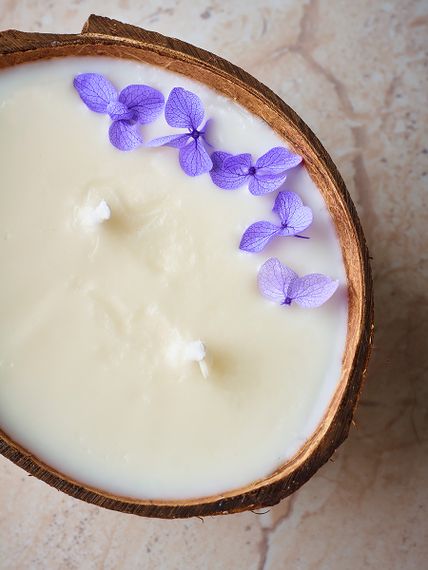 Свеча в кокосе Sea salt & orchid, 170мл