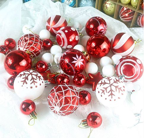 Набор из 42 елочных игрушек