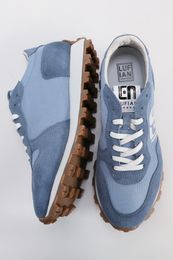 Кроссовки xarid qilish