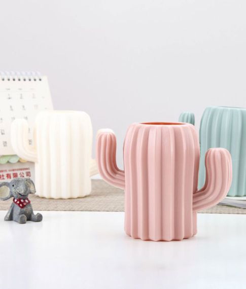 Настольная подставка для ручек и карандашей