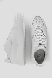 Кроссовки xarid qilish