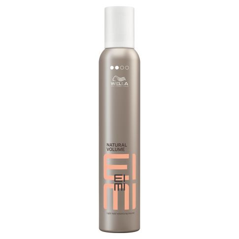 Купить Wella Natural Volume Пена для укладки волос легкой фиксации 300мл