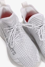 Кроссовки xarid qilish