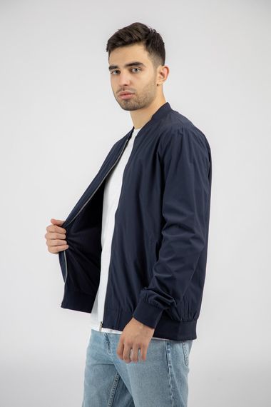 Ветровка короткая длина