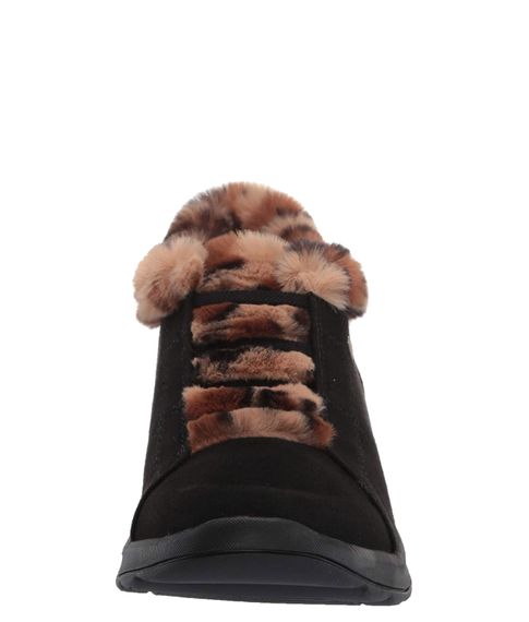 Кроссовки Bzees